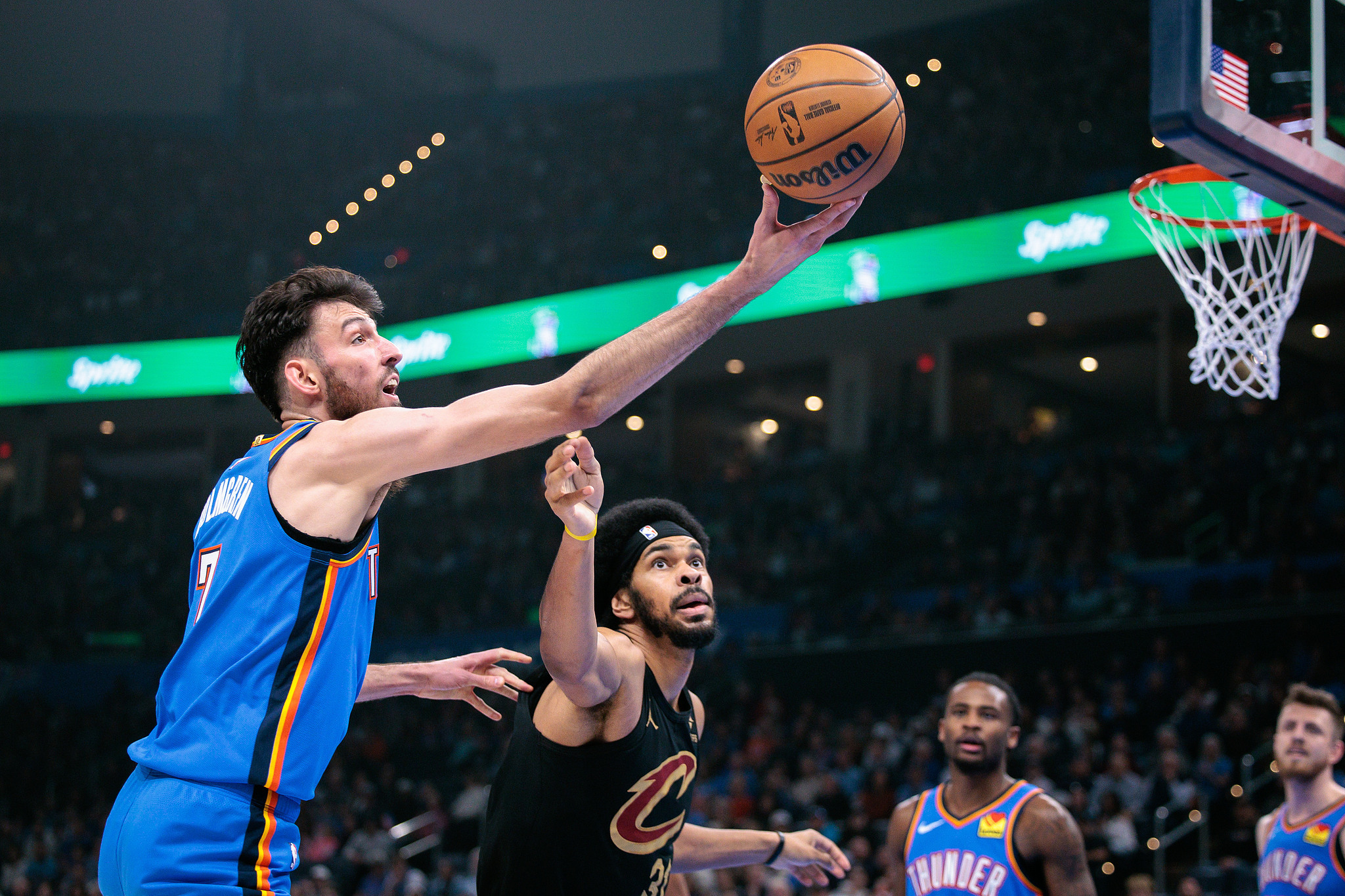 霍姆格伦17+15哈登20+5+9 雷霆终结骑士7连胜 霍姆格伦17+15哈登20+5+9 雷霆终结骑士7连胜