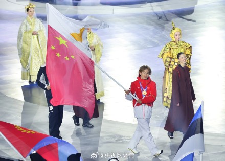 苏翊鸣亮相冬奥会闭幕式