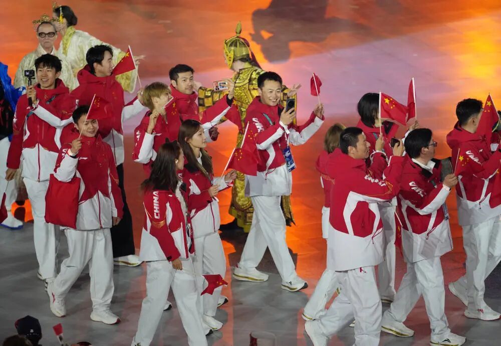 2026年米兰-科尔蒂纳冬奥会闭幕,奥林匹克会旗交接,下届冬奥会将在法国举办 2026年米兰-科尔蒂纳冬奥会闭幕,奥林匹克会旗交接,下届冬奥会将在法国举办