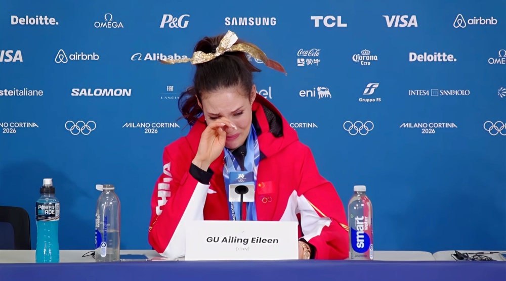 谷爱凌落泪了:我刚刚得知外婆去世 谷爱凌落泪了:我刚刚得知外婆去世