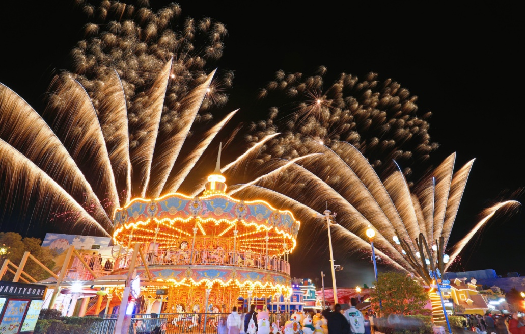 绝美!南京新春烟花秀燃出圈 绝美!南京新春烟花秀燃出圈