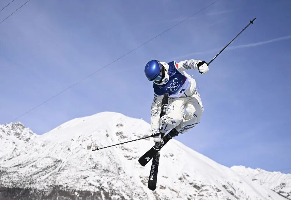 谷爱凌落泪了:我刚刚得知外婆去世 谷爱凌落泪了:我刚刚得知外婆去世