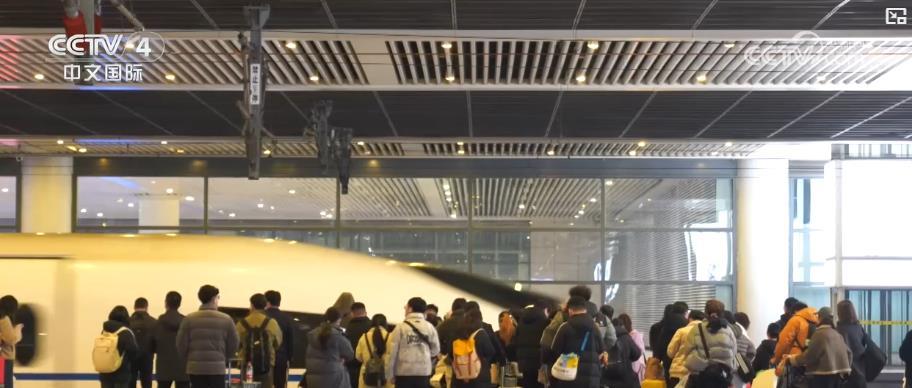 春节假期民众出行及文旅消费热度高涨 彰显中国经济强劲脉动 春节假期民众出行及文旅消费热度高涨 彰显中国经济强劲脉动