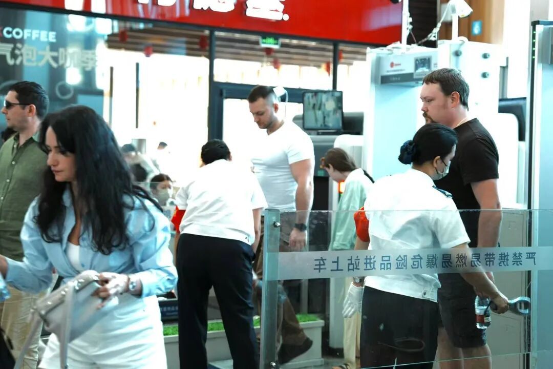 封关后首个春节假期,海南铁路、民航发送旅客均突破190万人次 封关后首个春节假期,海南铁路、民航发送旅客均突破190万人次