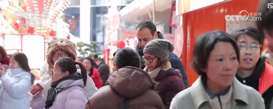 春节假期民众出行及文旅消费热度高涨 彰显中国经济强劲脉动 春节假期民众出行及文旅消费热度高涨 彰显中国经济强劲脉动