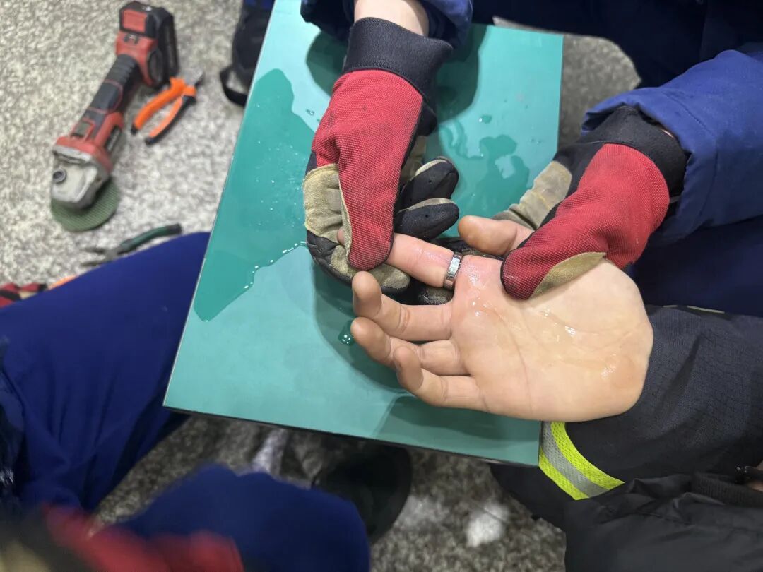 购物车里的TA,让顾客在消防站晒出“买家秀” 购物车里的TA,让顾客在消防站晒出“买家秀”