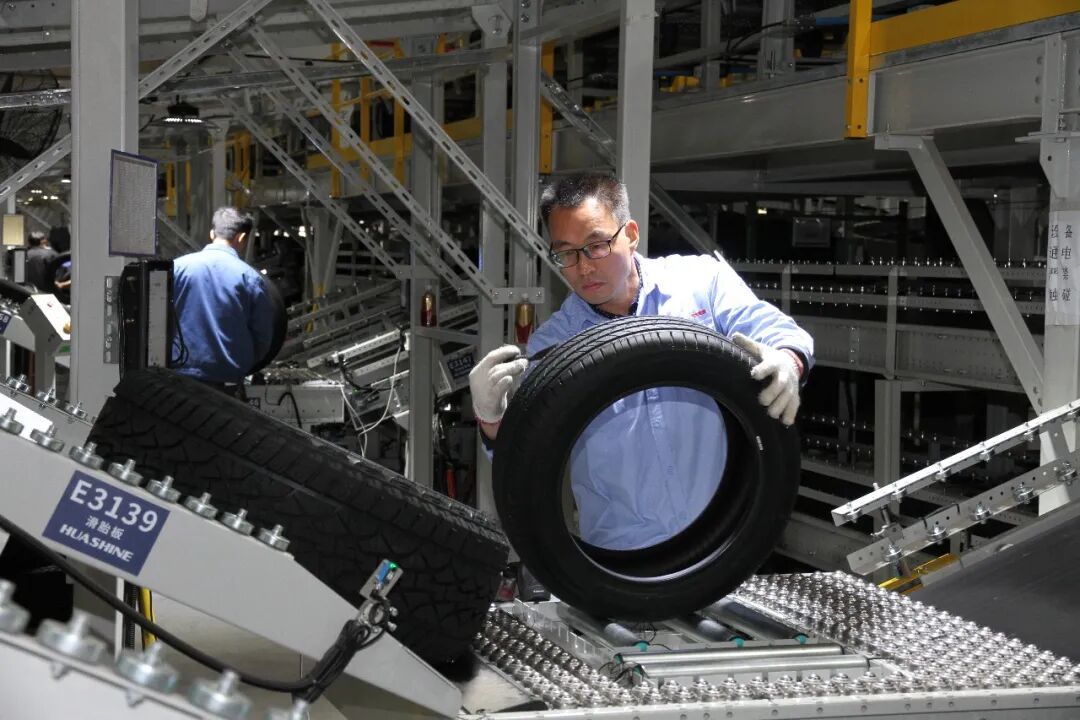 大年初二就复产赶订单!智能化设备实现“人停机不停” 大年初二就复产赶订单!智能化设备实现“人停机不停”