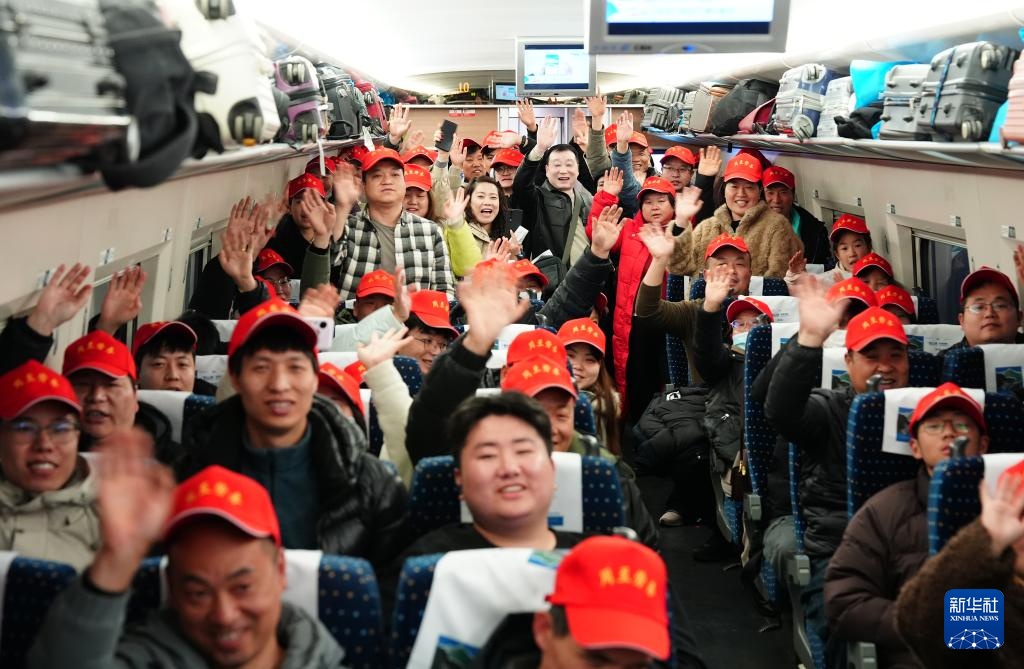 西安:春风护航返岗路 西安:春风护航返岗路