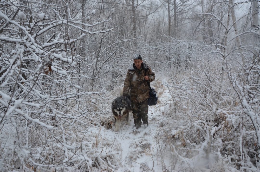 每年爬高堪比10个珠峰！他在零下40℃守护106个基站