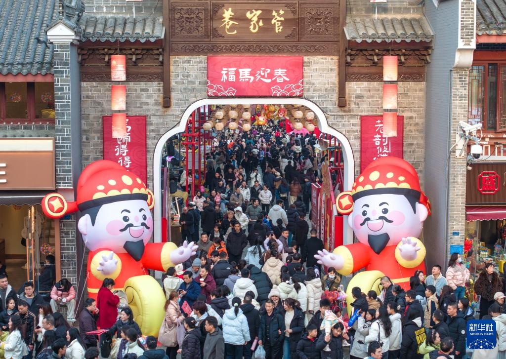 “张飞”和他的朋友们,让这条古巷“活”了起来! “张飞”和他的朋友们,让这条古巷“活”了起来!