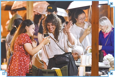 从艺术家到“雷队长”,他来景德镇当“洋景漂”30多年 从艺术家到“雷队长”,他来景德镇当“洋景漂”30多年