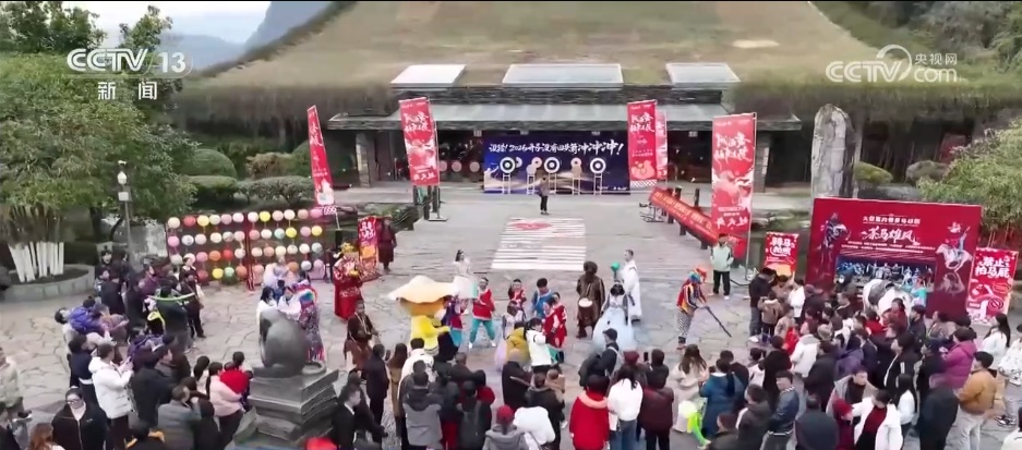 逛古城、品美食、看非遗 外国游客沉浸式体验“中国年” 足迹遍布107个城市