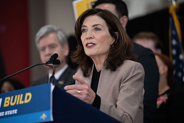 纽约州要求特朗普政府退还135亿美元关税 纽约州要求特朗普政府退还135亿美元关税