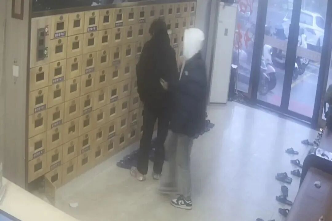 不偷手机,只偷SIM卡!专为境外诈骗团伙“搭桥”浦东警方捣毁一盗窃手机卡团伙 不偷手机,只偷SIM卡!专为境外诈骗团伙“搭桥”浦东警方捣毁一盗窃手机卡团伙