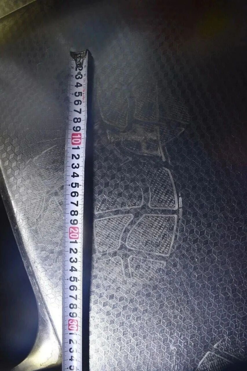 一枚脚印牵出黄金首饰失窃案