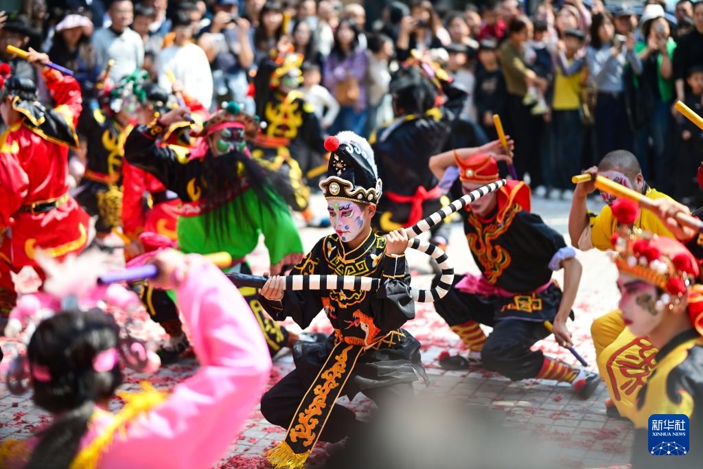 新春走基层 | 广东普宁:英歌起舞闹新春 新春走基层 | 广东普宁:英歌起舞闹新春