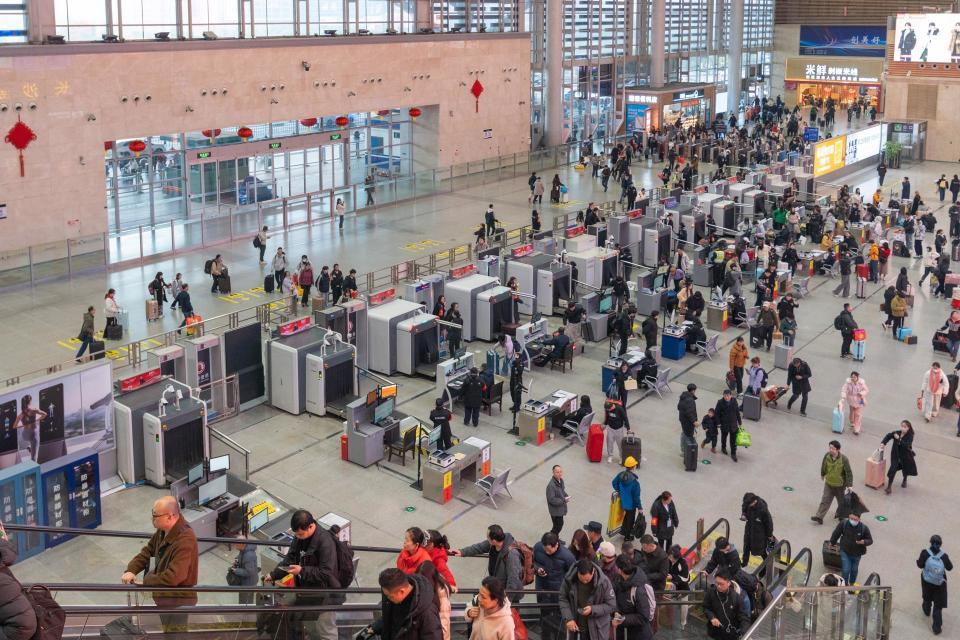 春节假期247.37万人次坐高铁往来长沙,夜间高铁开行增幅达42.9% 春节假期247.37万人次坐高铁往来长沙,夜间高铁开行增幅达42.9%