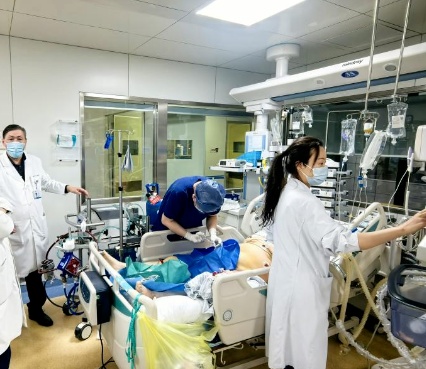 从老家回杭州堵了19个小时,女子一下车突然倒地昏迷!医生提醒...... 从老家回杭州堵了19个小时,女子一下车突然倒地昏迷!医生提醒......