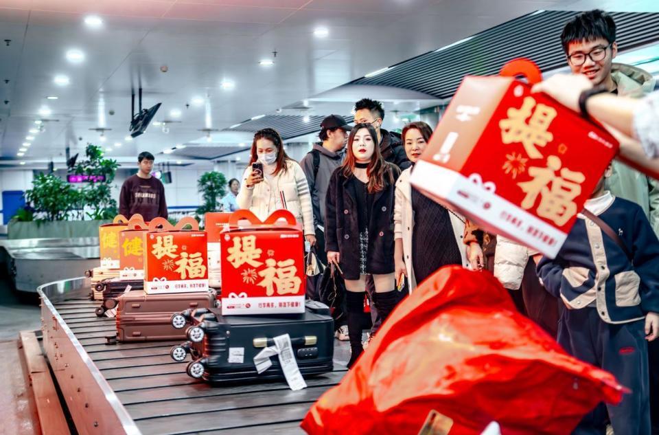 春节假期9天94.4万人次平安出行,湖南机场圆满完成2026年春节保障任务 春节假期9天94.4万人次平安出行,湖南机场圆满完成2026年春节保障任务