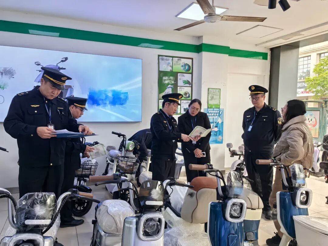 旧国标电动自行车“变装”售卖?严查! 旧国标电动自行车“变装”售卖?严查!