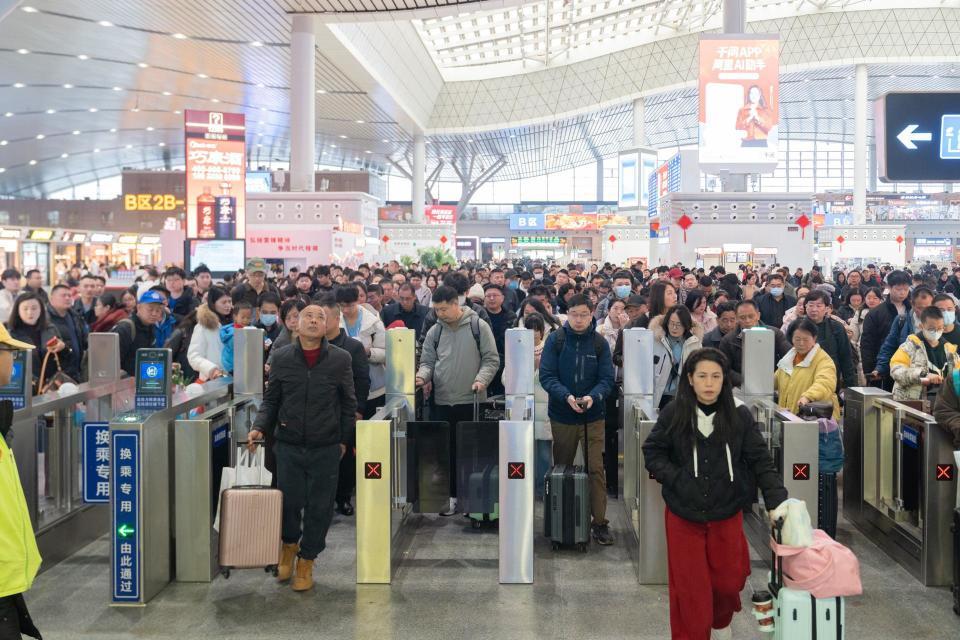 春节假期247.37万人次坐高铁往来长沙,夜间高铁开行增幅达42.9% 春节假期247.37万人次坐高铁往来长沙,夜间高铁开行增幅达42.9%