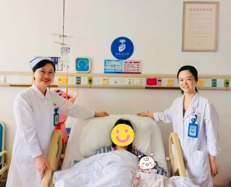 连体女婴分离28年后，当妈妈了！回到当年接受手术的医院生产