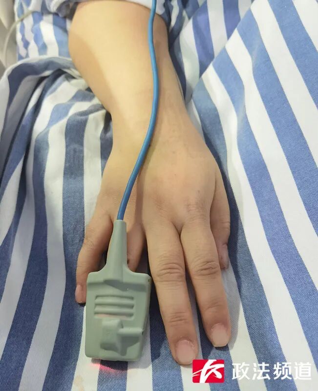 28岁女子心跳骤停，长款美甲阻碍抢救！医生提醒