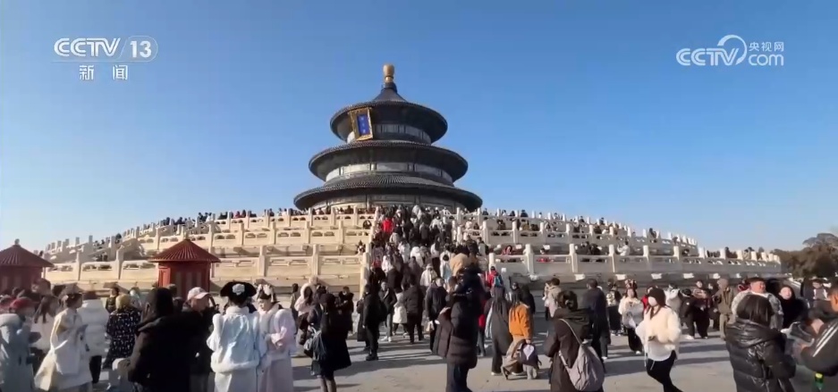 逛古城、品美食、看非遗 外国游客沉浸式体验“中国年” 足迹遍布107个城市