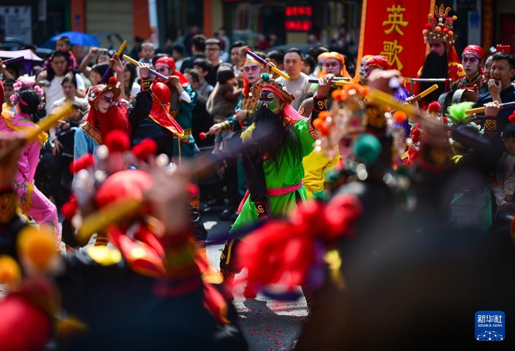 新春走基层 | 广东普宁:英歌起舞闹新春 新春走基层 | 广东普宁:英歌起舞闹新春