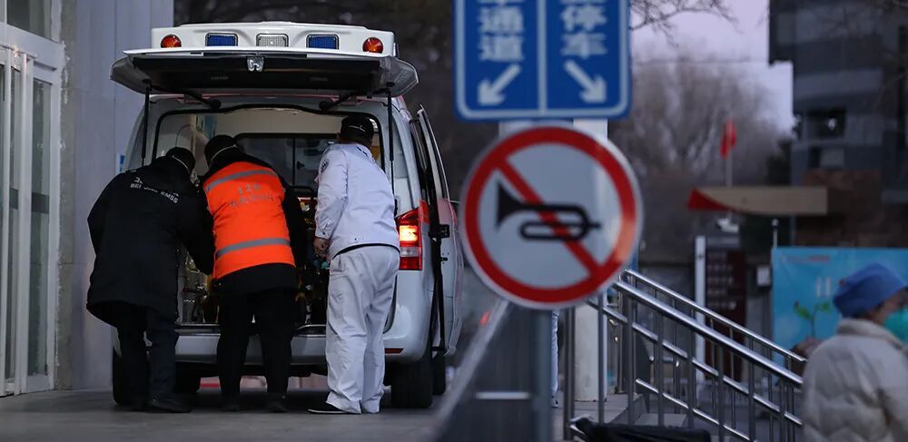 35岁男子胸痛扛了几天，不幸离世！这2个“致命雷区”他全踩中了