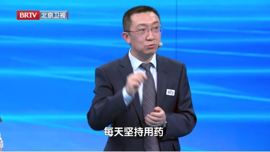 高血压吃这4种食物，相当于给脑梗“递刀子”，最好一口都别沾