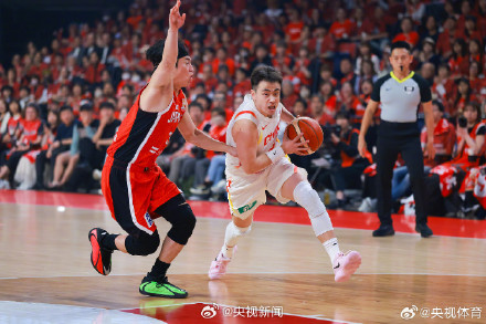 祝贺！中国男篮世预赛首场胜利