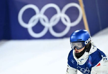 全网好奇,谷爱凌嘴里咬的到底是个啥? 全网好奇,谷爱凌嘴里咬的到底是个啥?