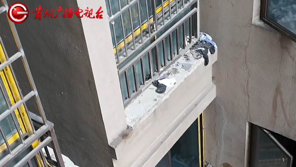 男子家中半年6次被高空抛物：烟头、纸巾、大便、玻璃瓶！