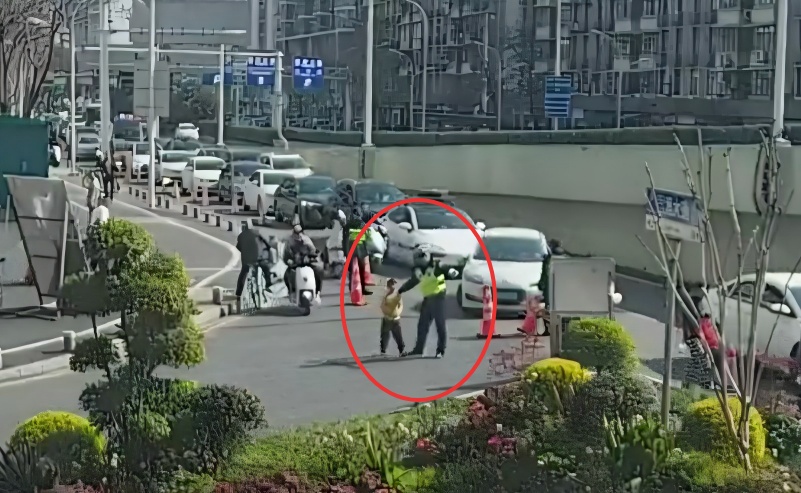 “你是骗子吧？”一句质疑背后的暖心警事