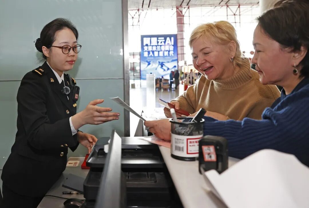 “带着空箱子来中国”,他们都买了啥? “带着空箱子来中国”,他们都买了啥?