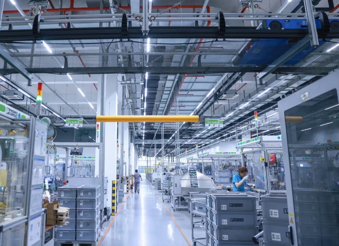 订单爆满！南京这座超级工厂，上百条产线满负荷运转