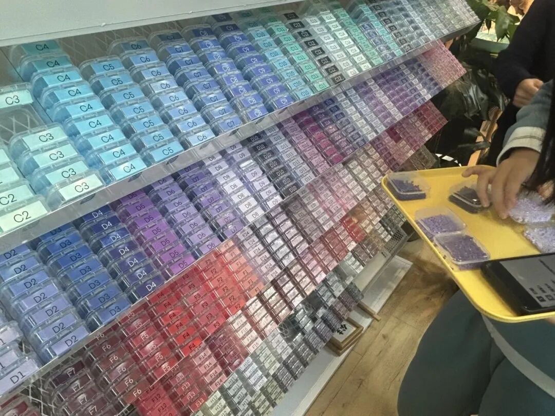 从上午11点到晚上8点,她忘了吃饭,也不感觉累,只觉得还没拼够…… 从上午11点到晚上8点,她忘了吃饭,也不感觉累,只觉得还没拼够……