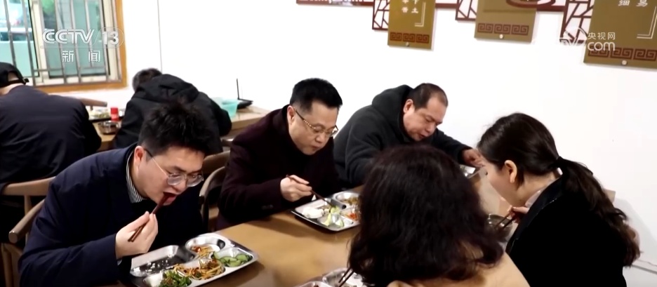 解锁基层“数治密码” “指尖上”的政务服务更便民更利民 解锁基层“数治密码” “指尖上”的政务服务更便民更利民