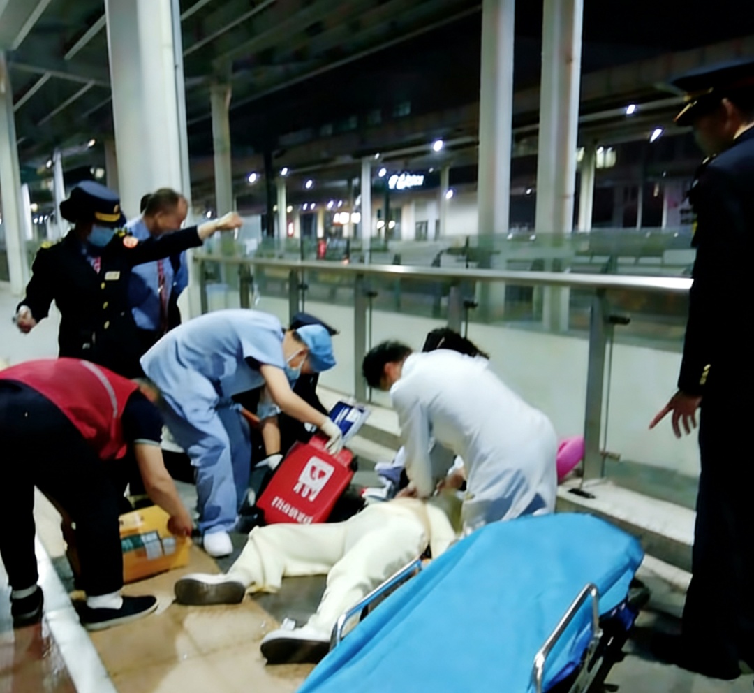 东莞女生坐硬座31个小时返校心脏骤停，医生提醒→