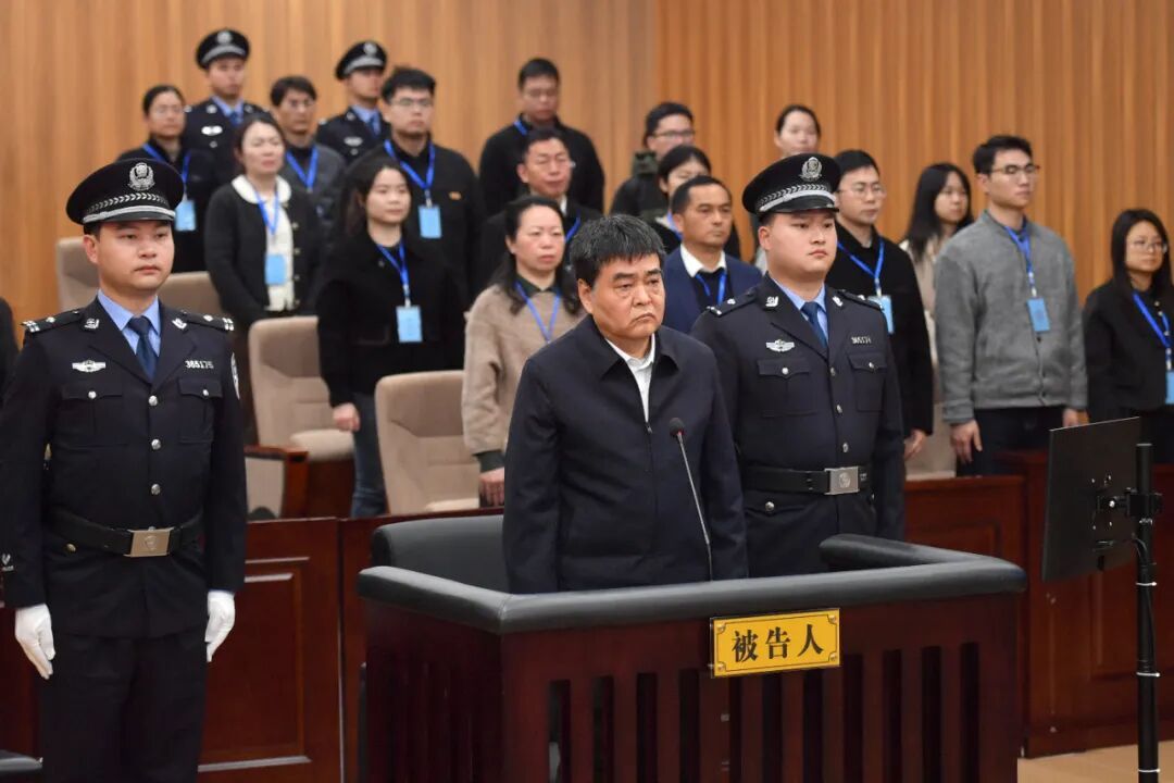 国家烟草专卖局原党组成员、副局长张天峰受贿案一审宣判 国家烟草专卖局原党组成员、副局长张天峰受贿案一审宣判