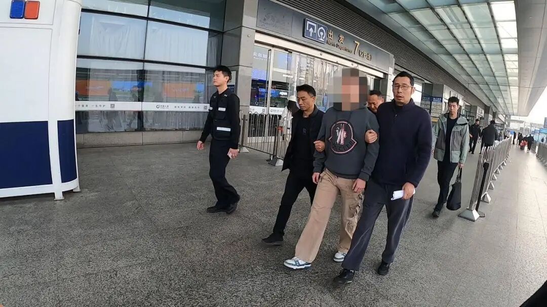 男子多次违法,还在群里“分享”如何规避核查!已被上海警方刑拘 男子多次违法,还在群里“分享”如何规避核查!已被上海警方刑拘