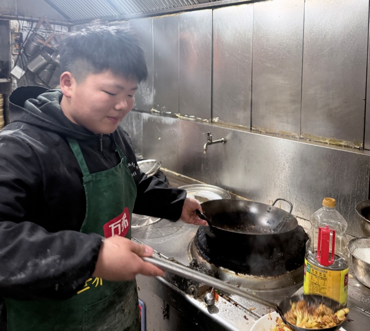 阜阳14岁刘宇泽，谁认识？全网都在夸……