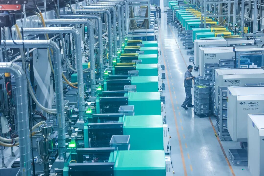 订单爆满！南京这座超级工厂，上百条产线满负荷运转