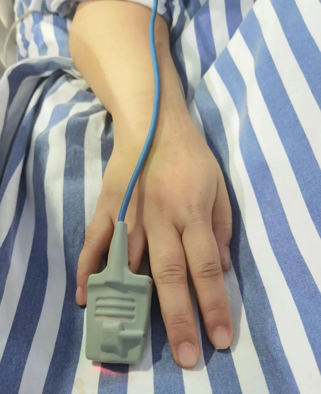 28岁女子心跳骤停送医抢救，没想到医生先叫来了美甲师