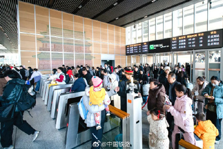 铁路12306已累计预售春运期间火车票3.76亿张 铁路12306已累计预售春运期间火车票3.76亿张