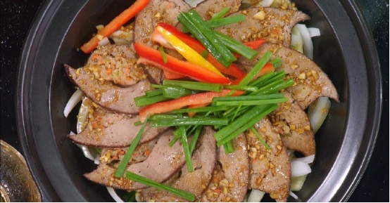 高血压吃这4种食物，相当于给脑梗“递刀子”，最好一口都别沾