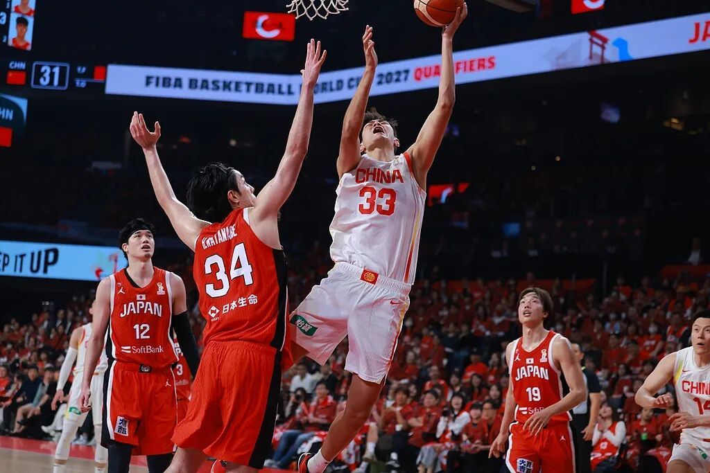 绝地反击！中国男篮逆转战胜日本队！