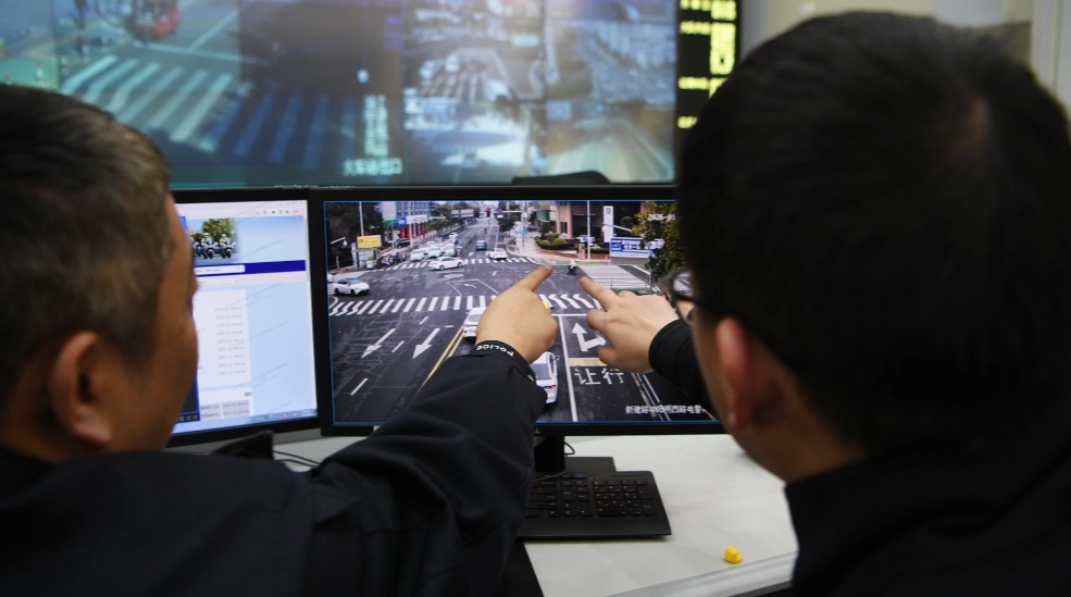 一个月连“撞”15次！“碰瓷”男子非法获利数千元，被刑拘