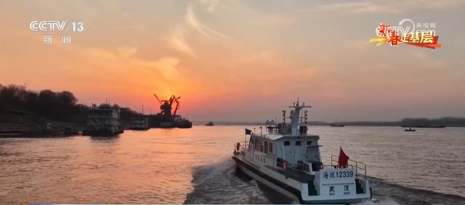 守护长江水上安澜 描绘生态发展绿色画卷